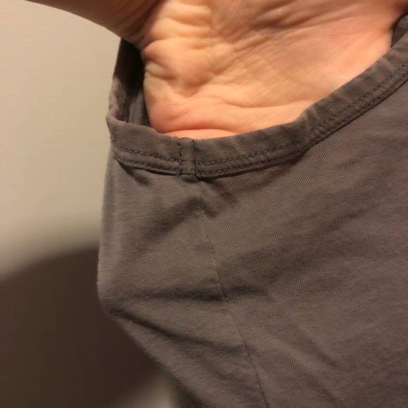 ⛔️SOLD⛔️ Uniqlo 🌚 100% Cotton Tank Top - Picture 4 of 8